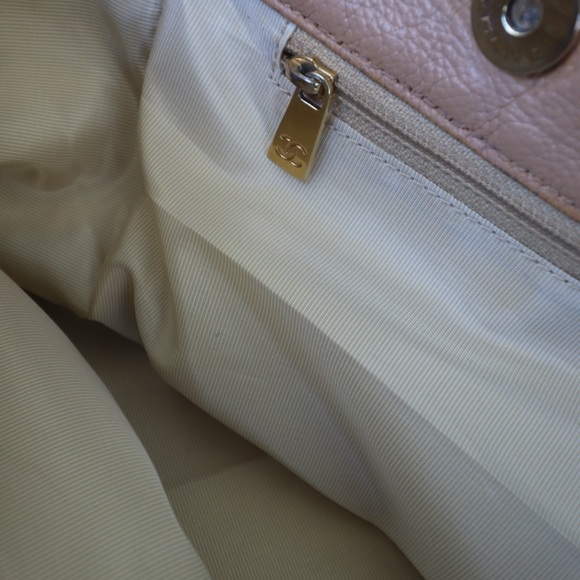 CHANEL Executive Tote Bag Vintage Beige Caviar Leather Medium 24k Gold Hardware - Picture 7 of 13